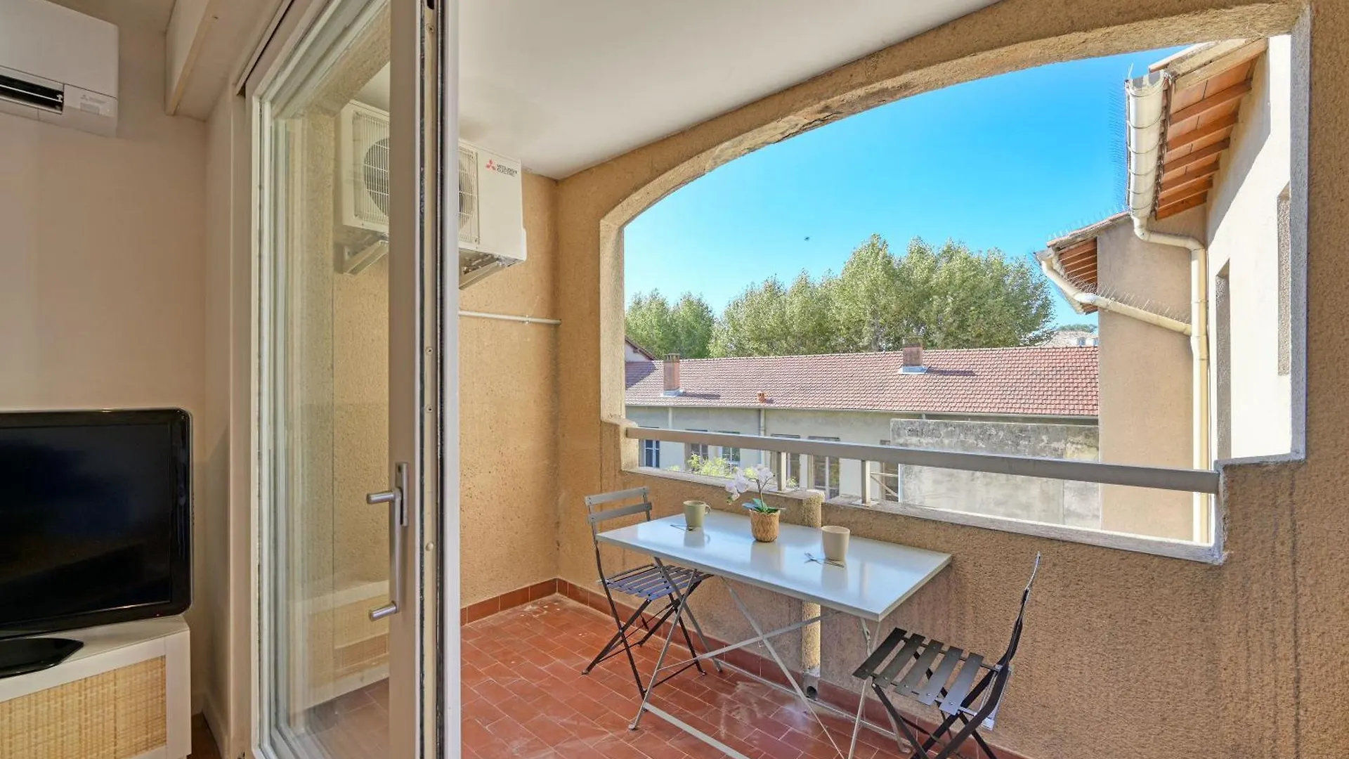 333 - Parking - Clim - Terrasse Apartment Avignon 0*,  France
